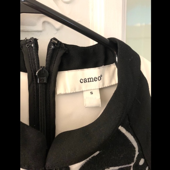 Cameo black white dress stunning on Size small - Picture 4 of 6